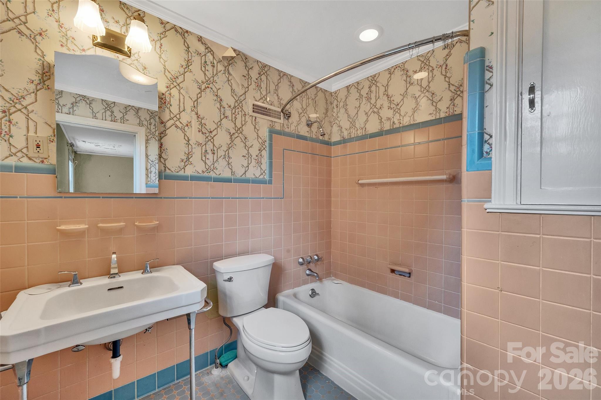 333 E Chestnut Street — Troy