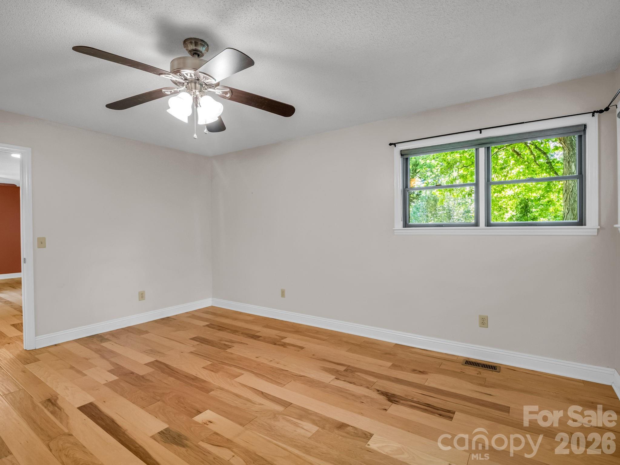 156 Deer Run — Hendersonville