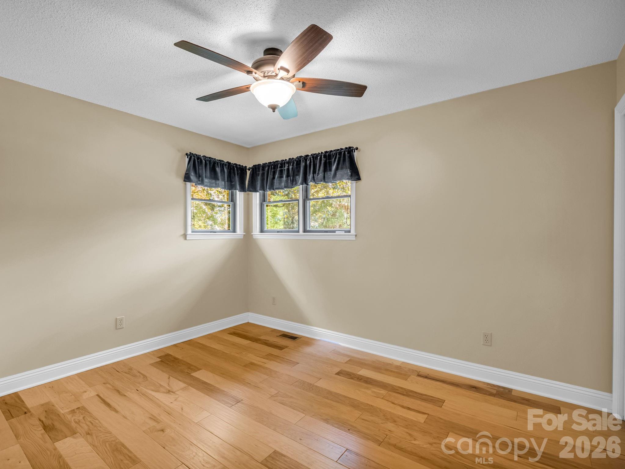 156 Deer Run — Hendersonville