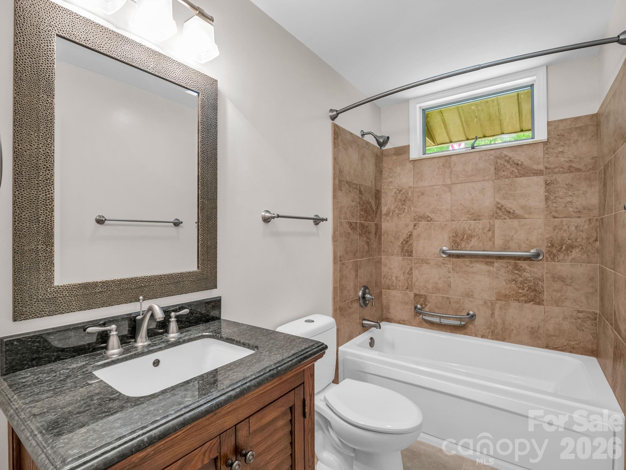 156 Deer Run — Hendersonville