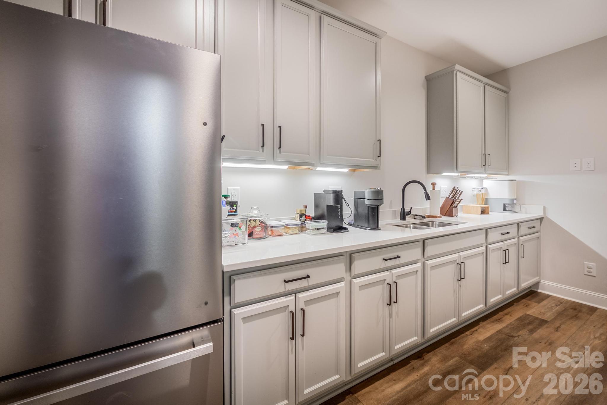 9015 & 9019 Fisher Road — Rockwell