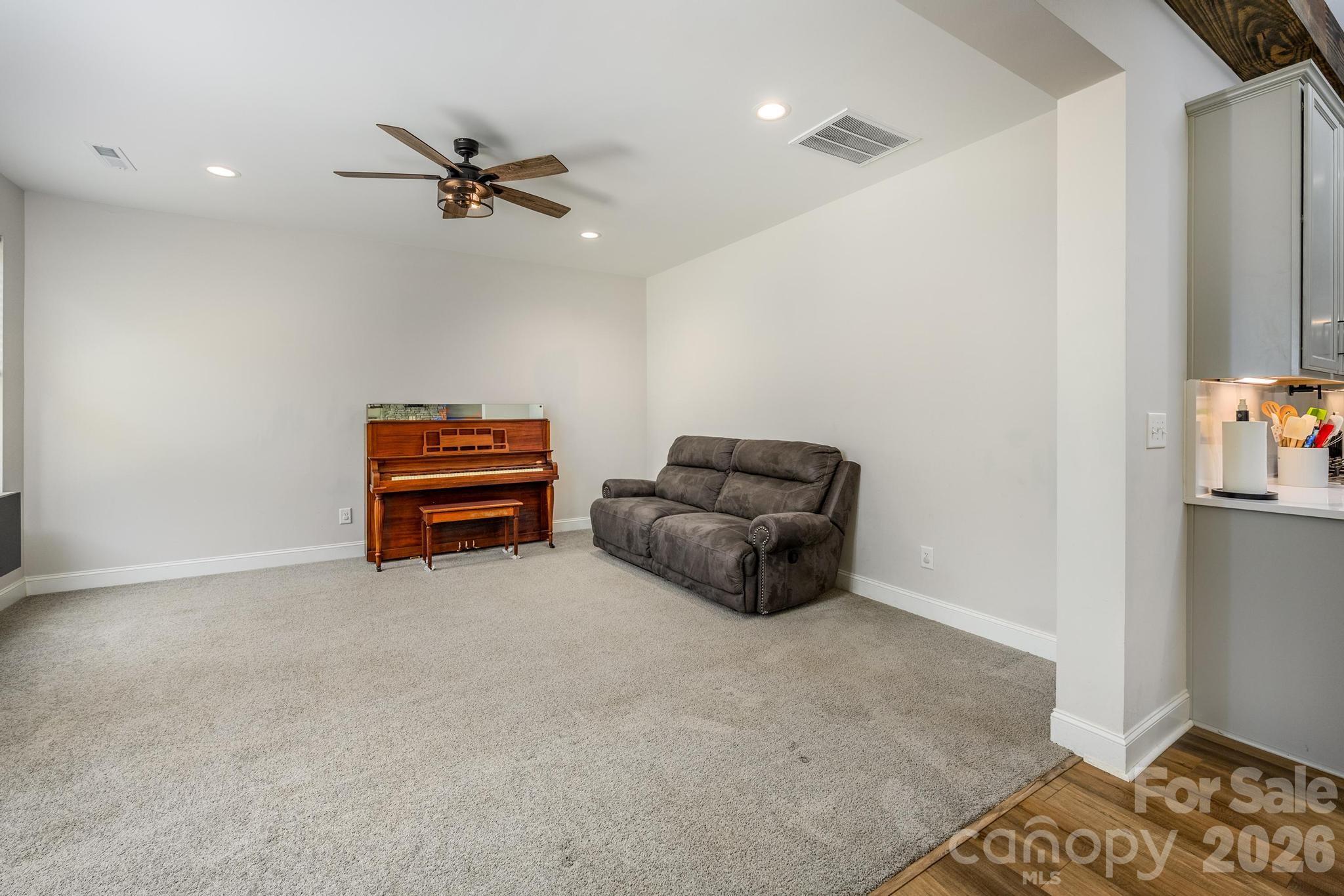 9015 & 9019 Fisher Road — Rockwell
