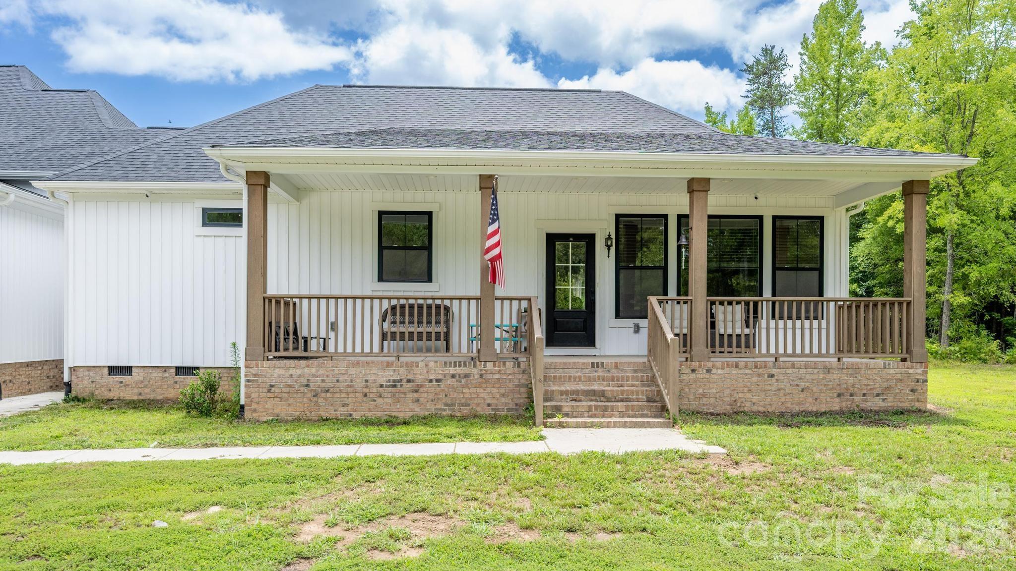 9015 & 9019 Fisher Road — Rockwell