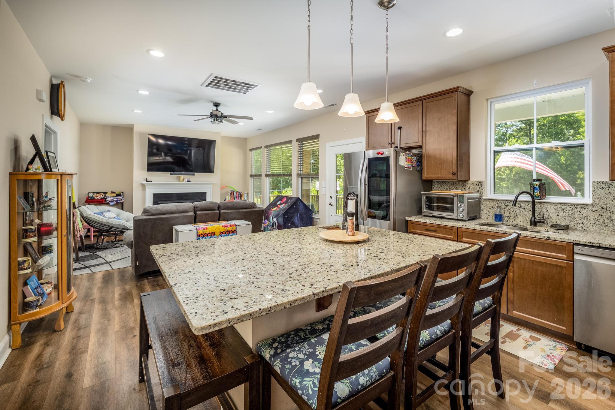 9015 & 9019 Fisher Road — Rockwell