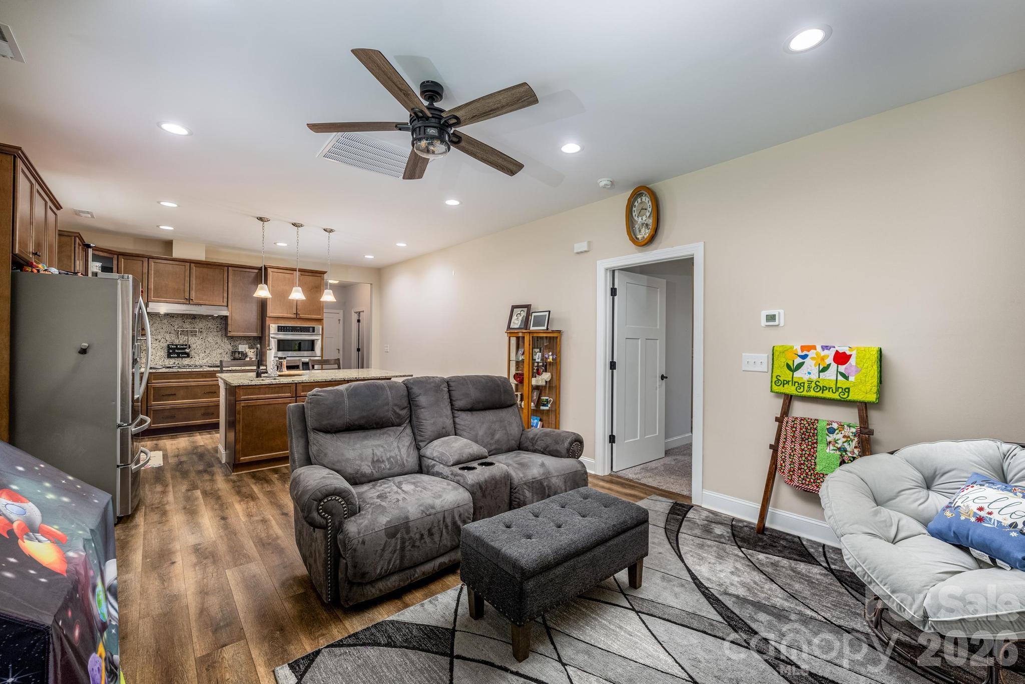 9015 & 9019 Fisher Road — Rockwell