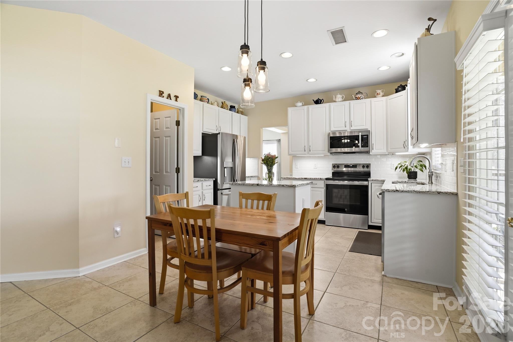 5555 Cambridge Bay Drive — Charlotte