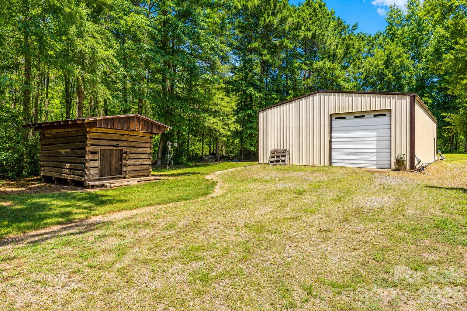 1347 Killian Road — Stanley