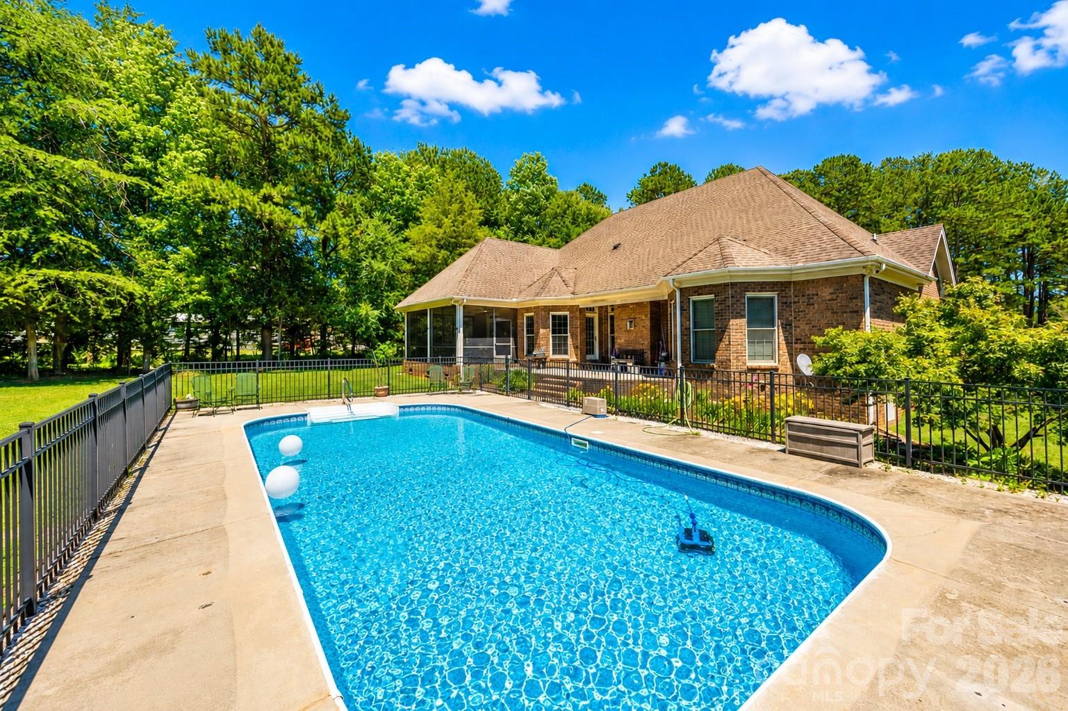 1347 Killian Road — Stanley