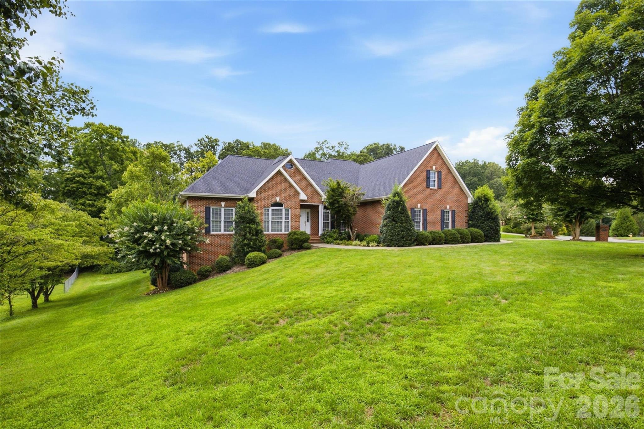 405 Woodridge Drive SE — Lenoir