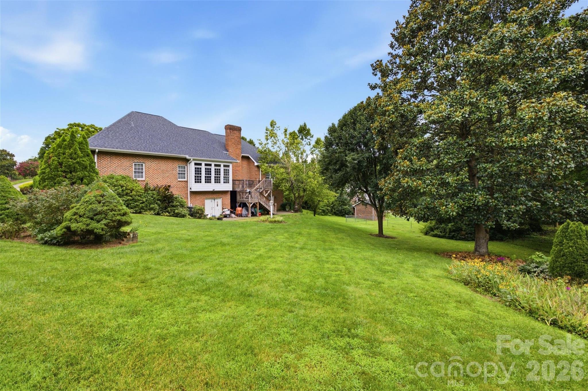 405 Woodridge Drive SE — Lenoir