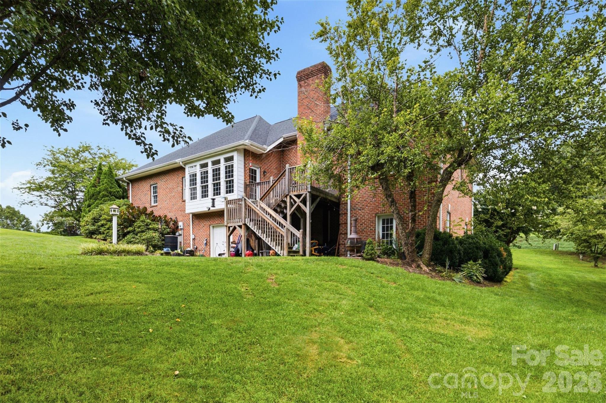 405 Woodridge Drive SE — Lenoir