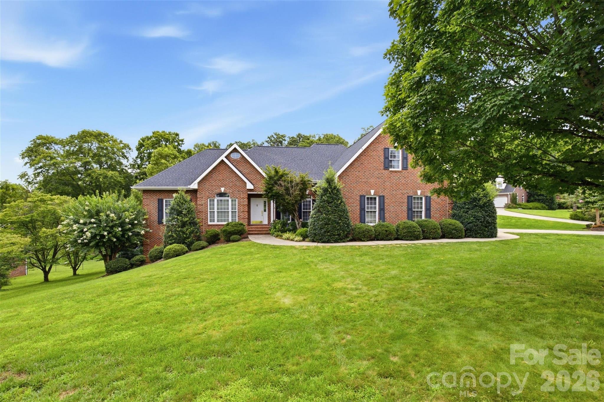 405 Woodridge Drive SE — Lenoir