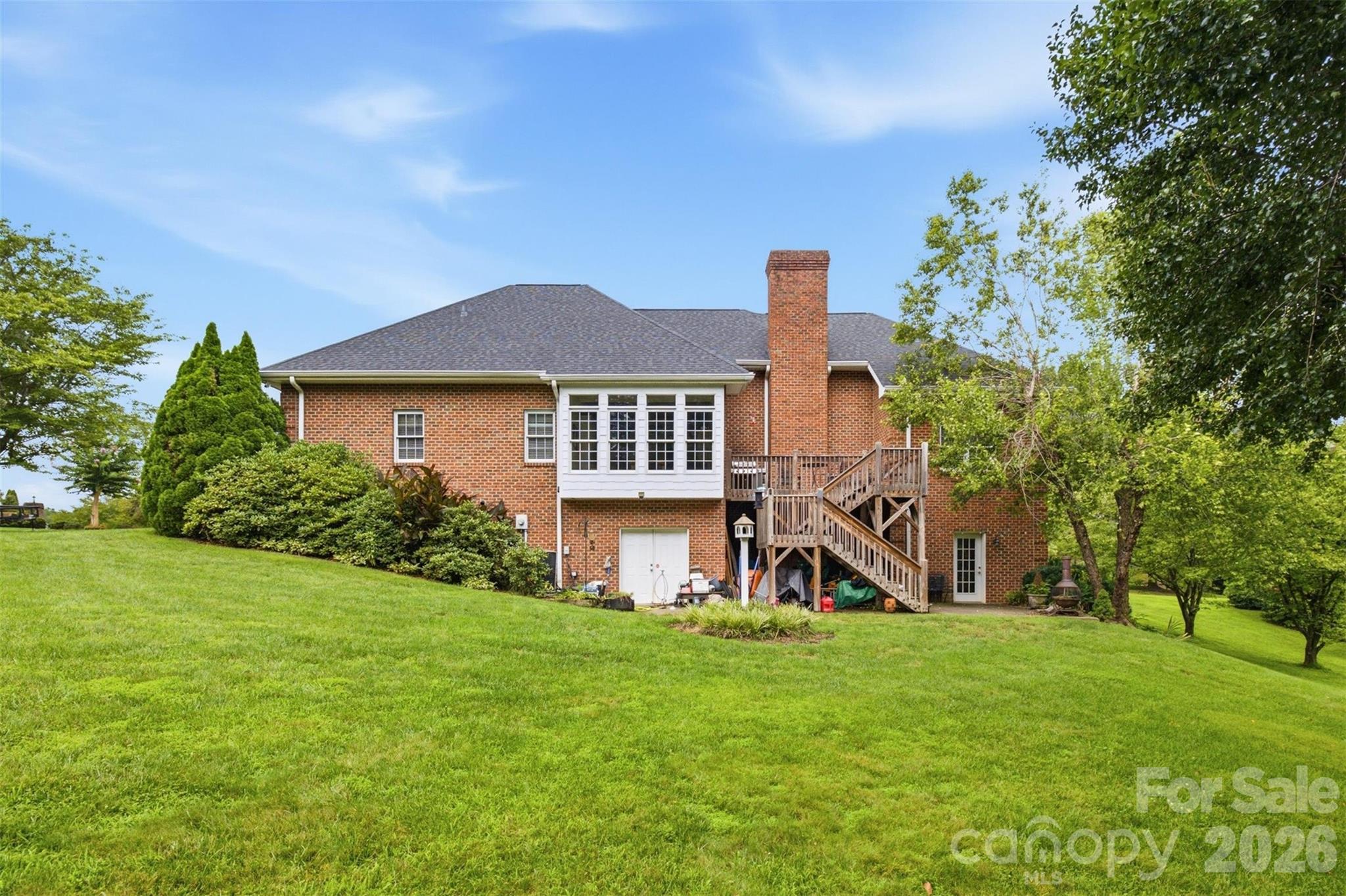 405 Woodridge Drive SE — Lenoir