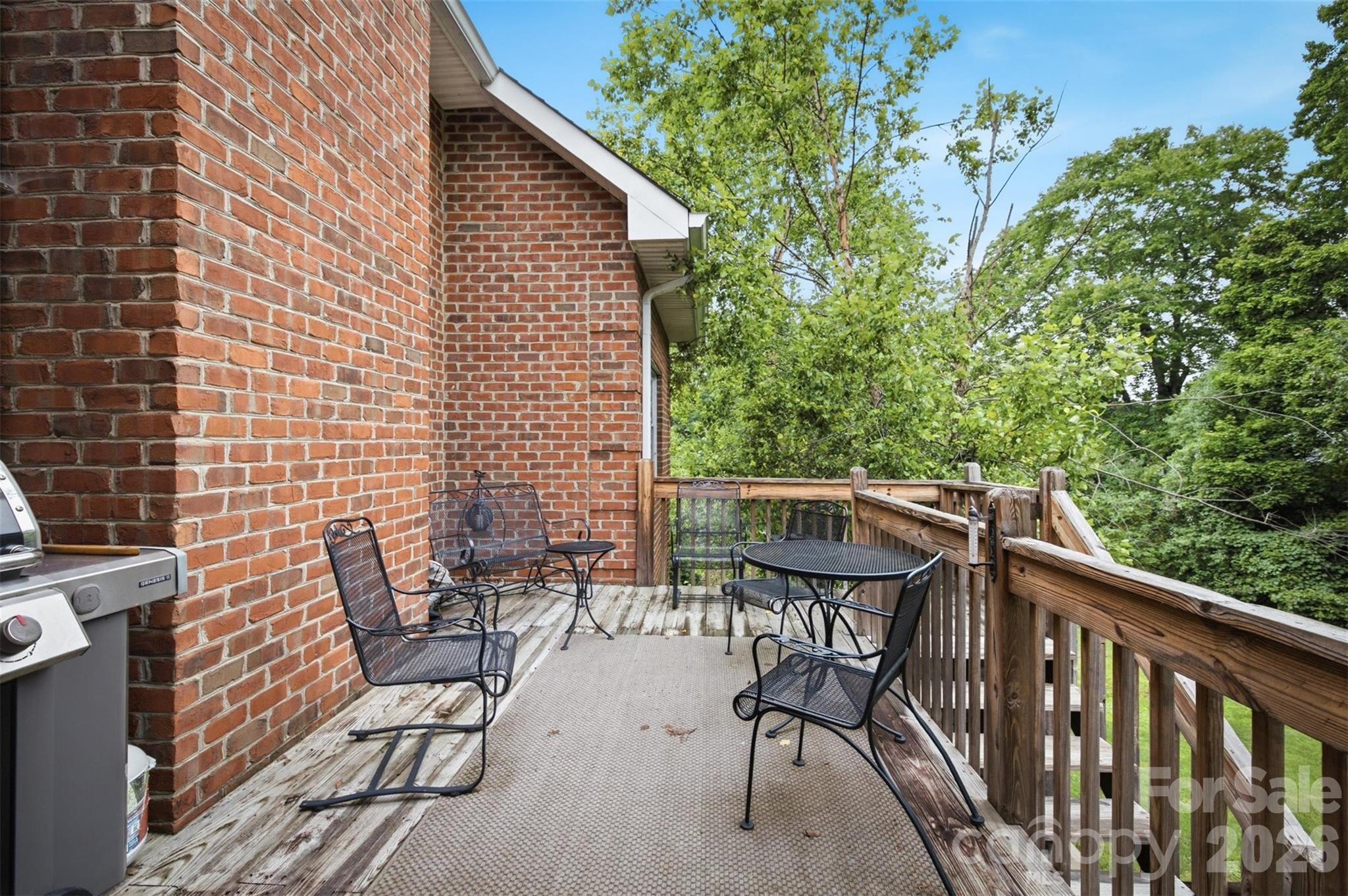 405 Woodridge Drive SE — Lenoir