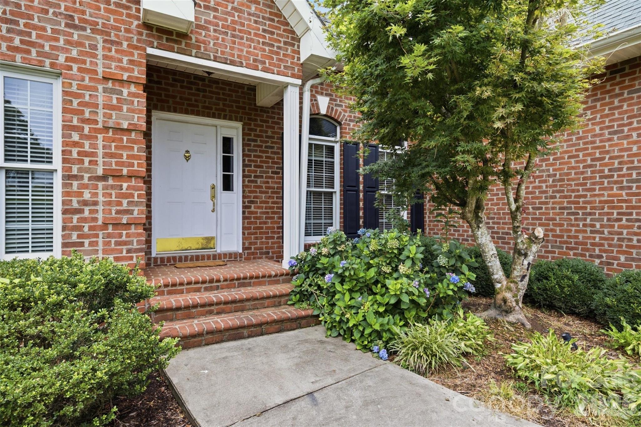 405 Woodridge Drive SE — Lenoir