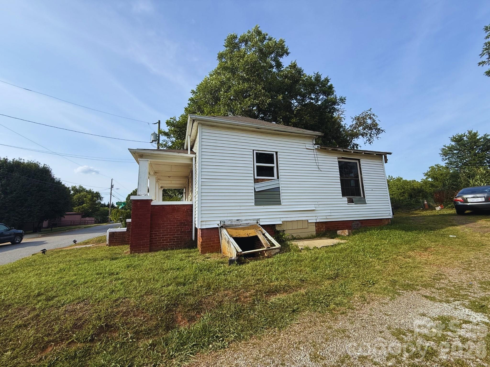 241 S Ervin Avenue — Newton