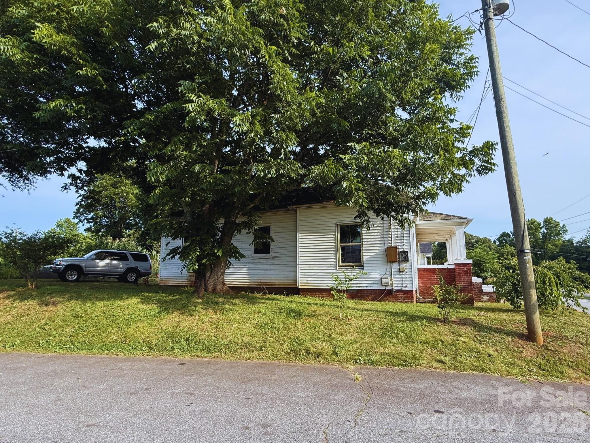 241 S Ervin Avenue — Newton