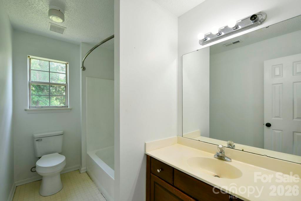 8406 Bedford Green Lane — Charlotte