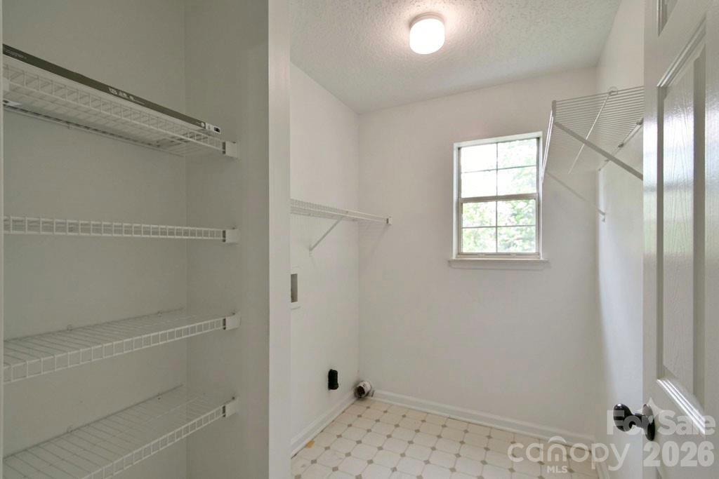 8406 Bedford Green Lane — Charlotte
