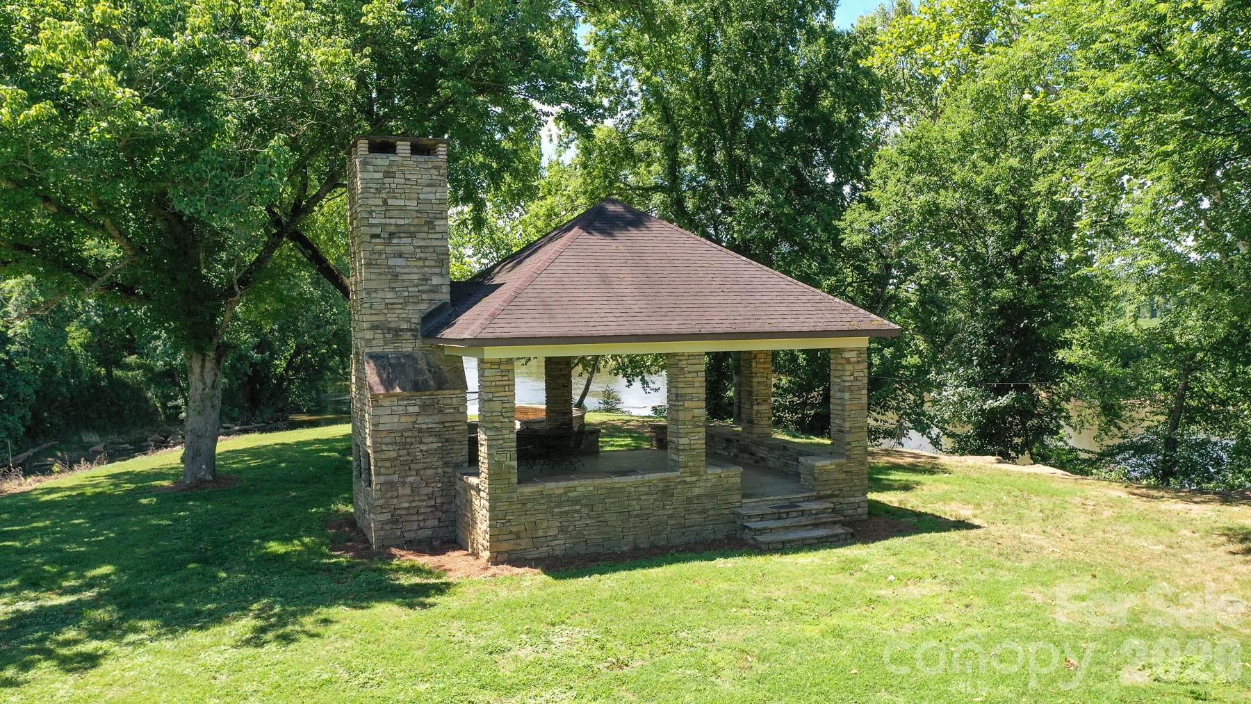 8504 Hampton Road — Clemmons