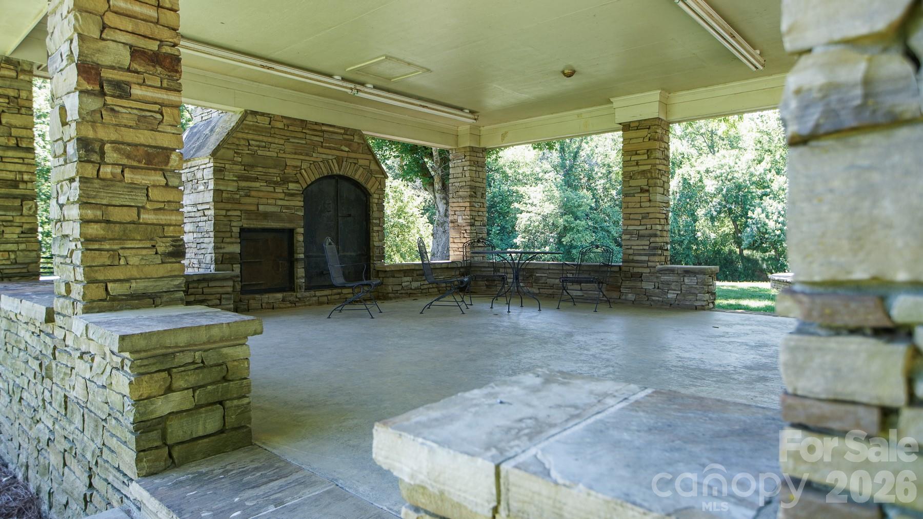 8504 Hampton Road — Clemmons