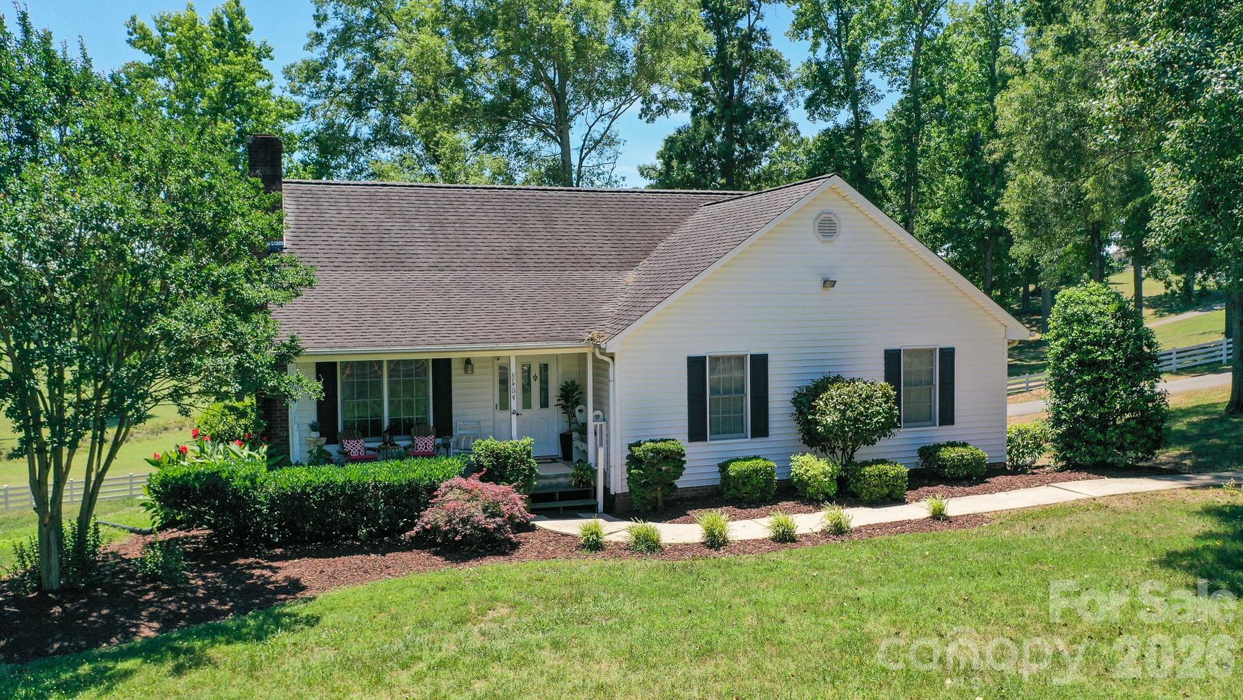 8504 Hampton Road — Clemmons