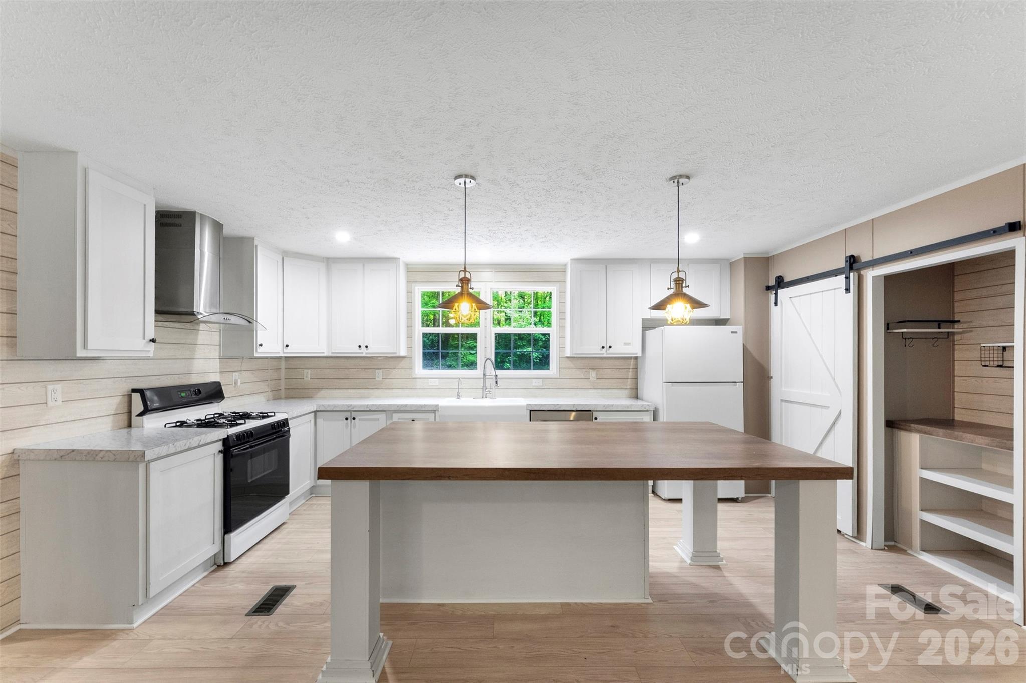 621 Sunset Drive — Bessemer City