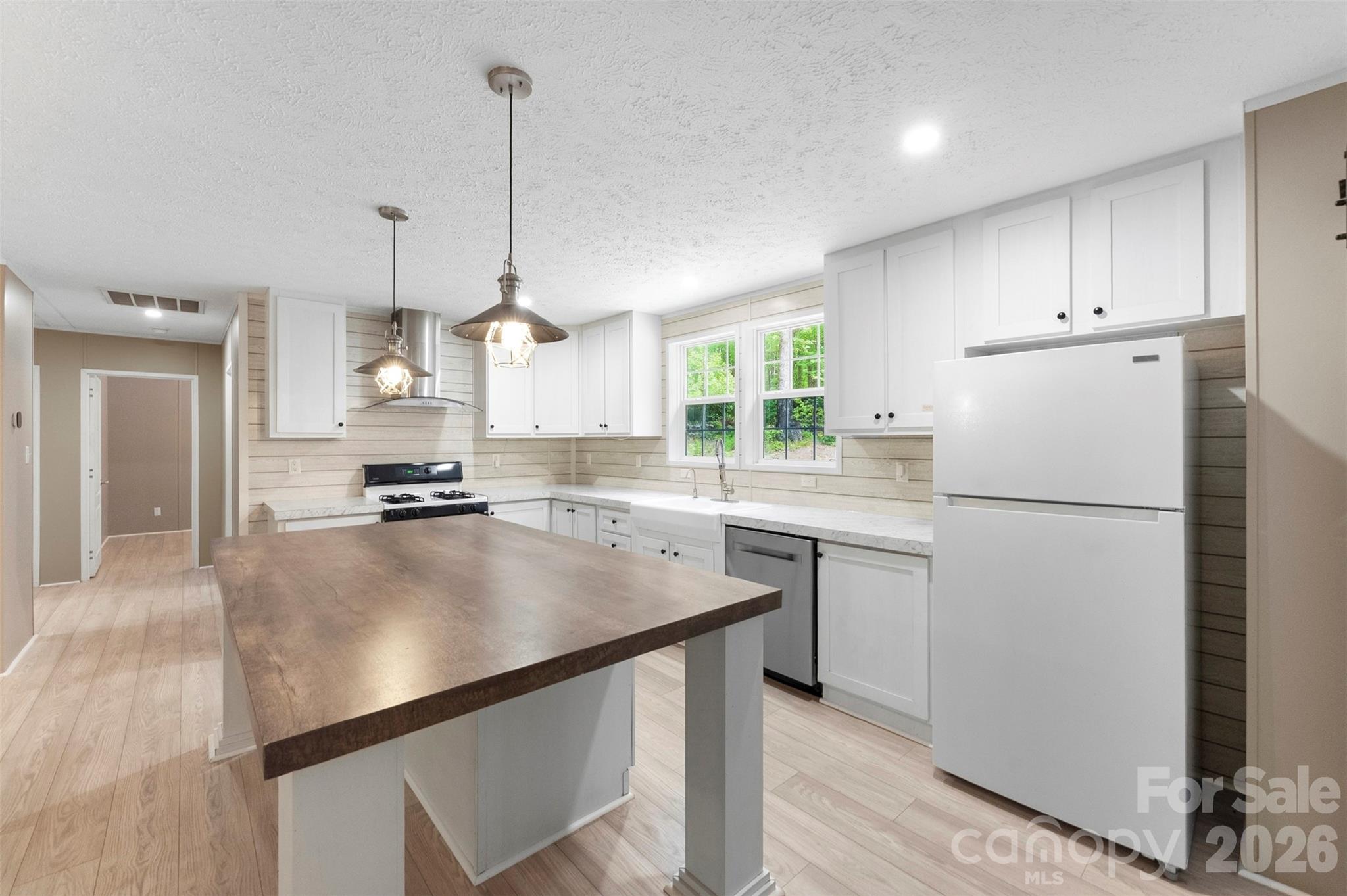 621 Sunset Drive — Bessemer City