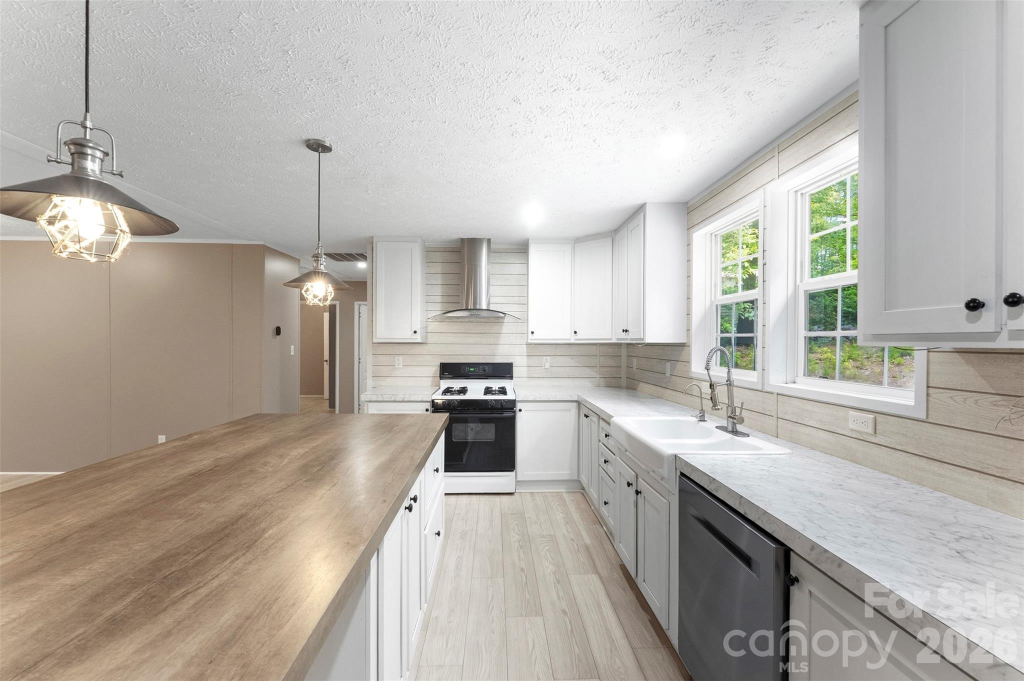 621 Sunset Drive — Bessemer City