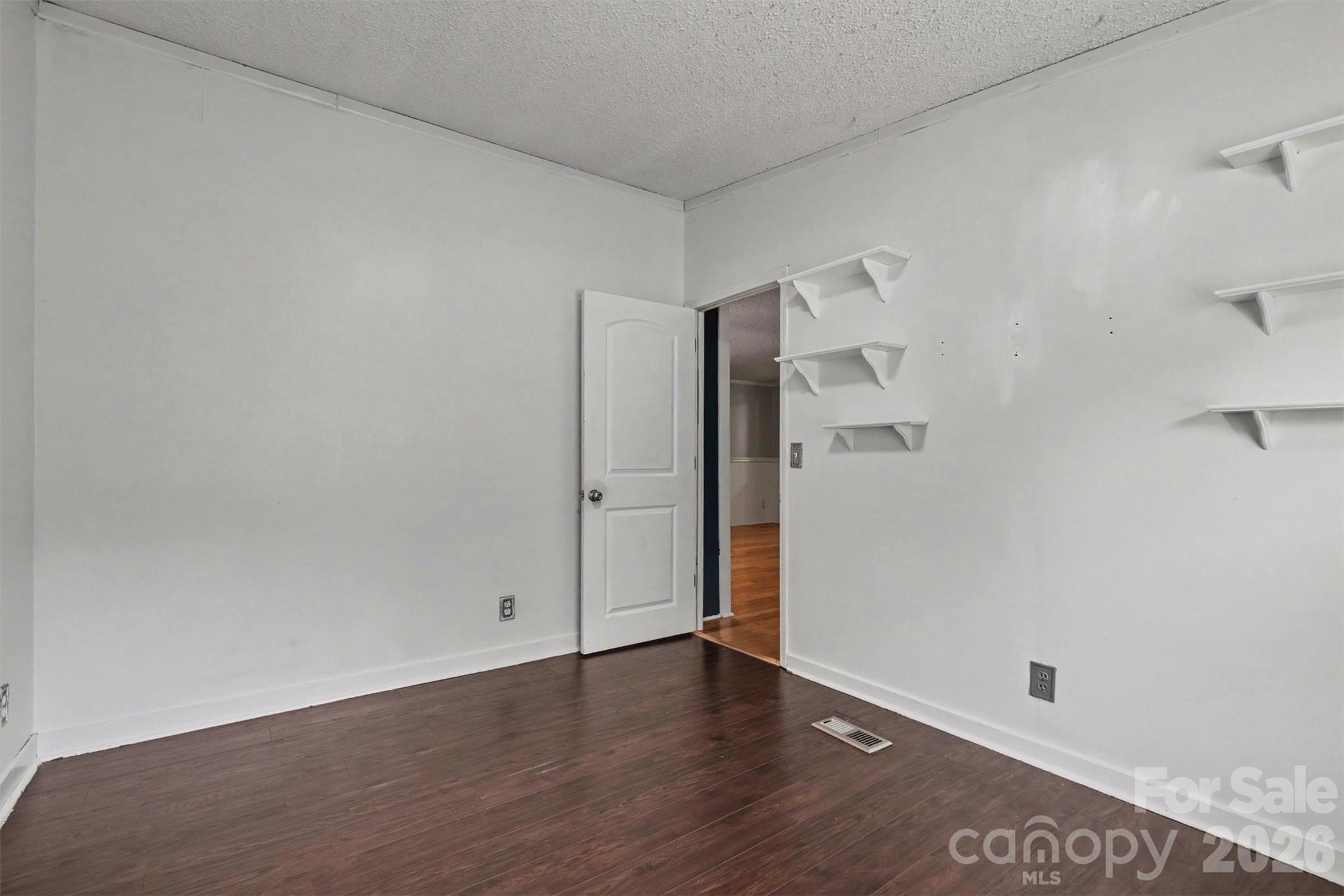 1127 Galway Lane — Clover