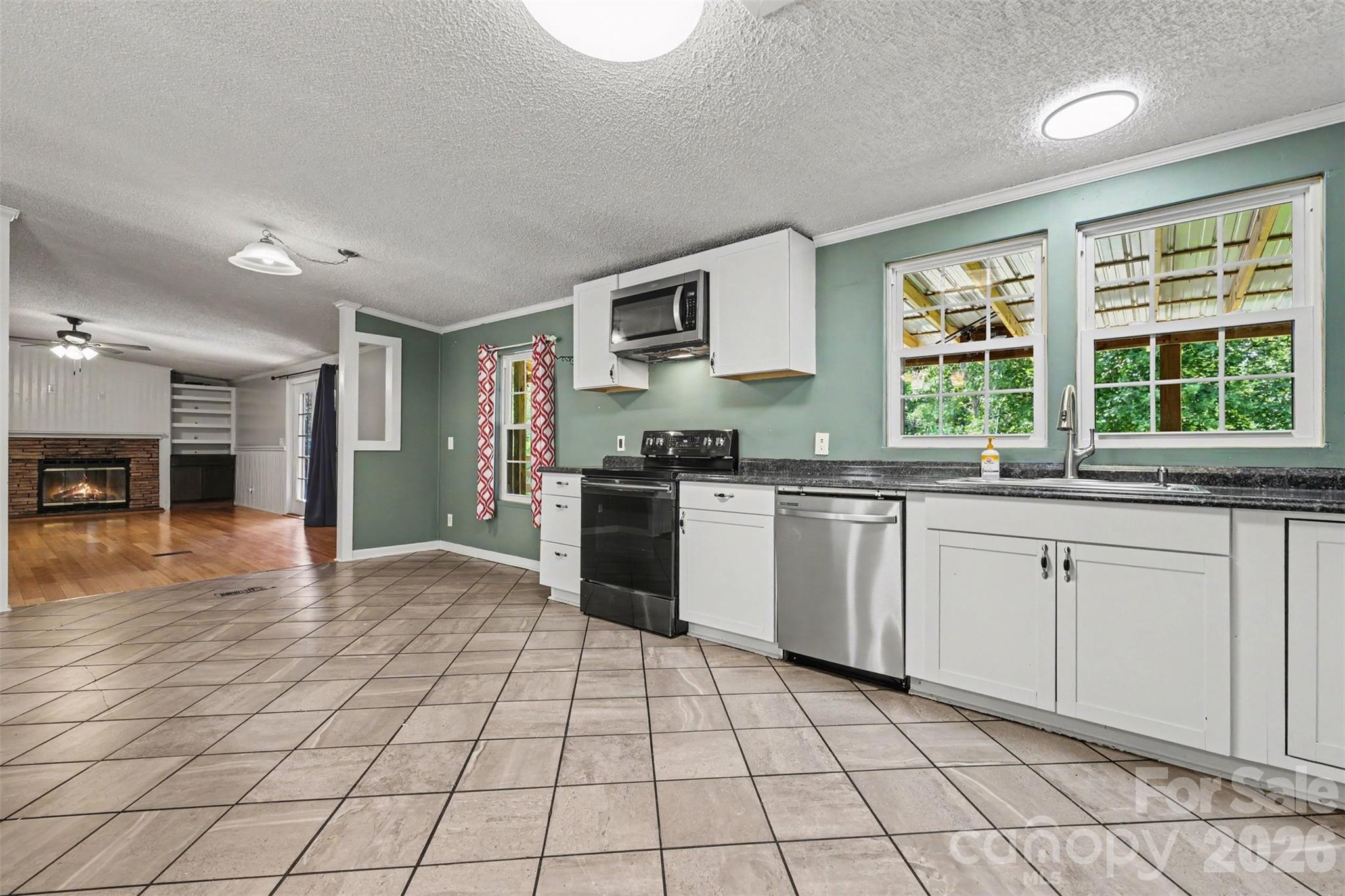 1127 Galway Lane — Clover