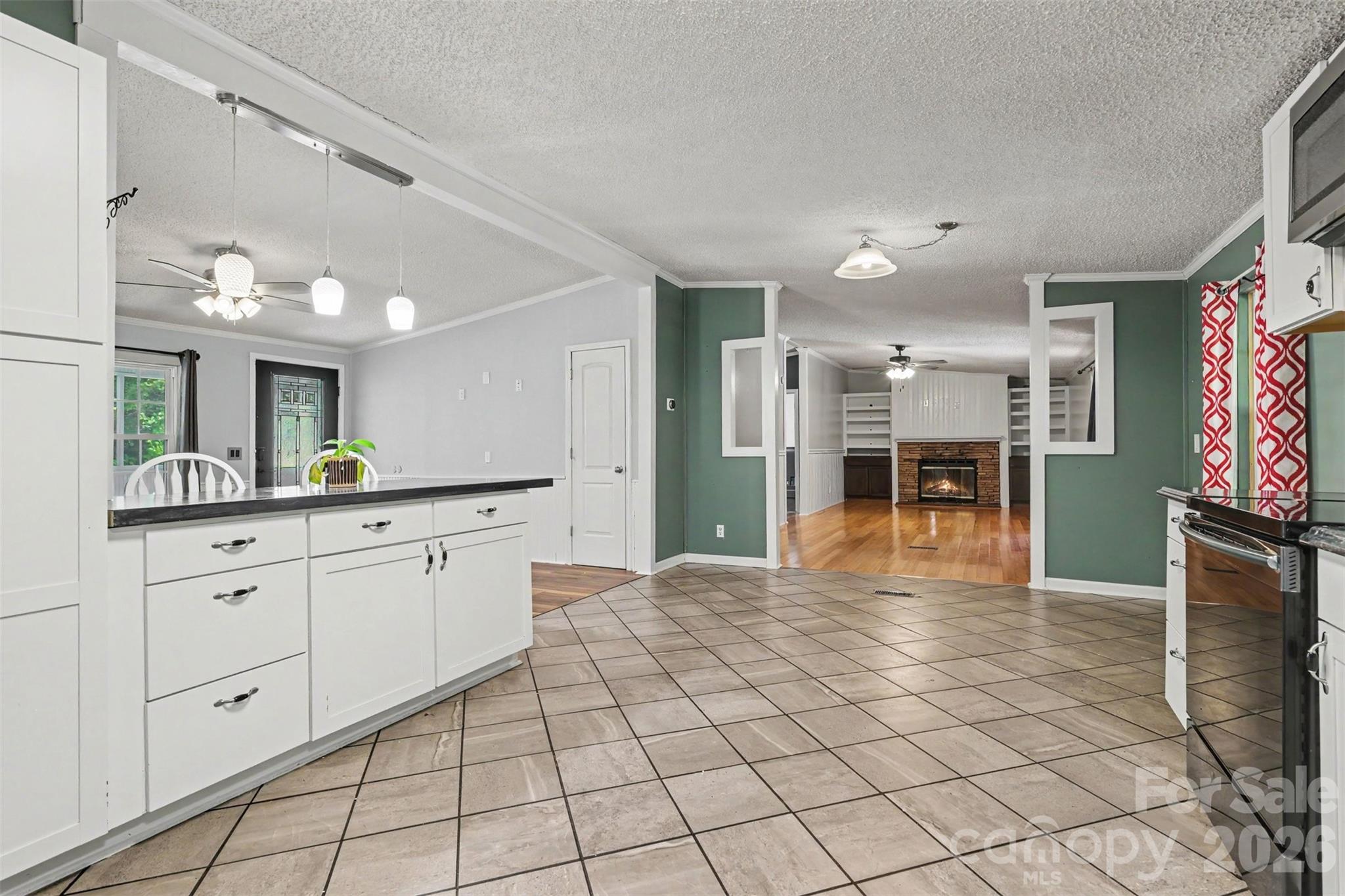 1127 Galway Lane — Clover