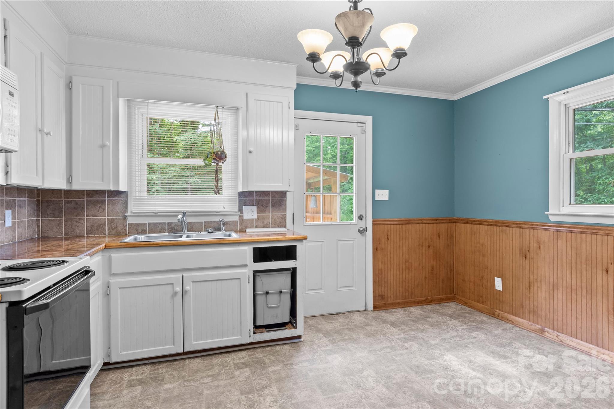 152 Blue Ridge Road — State Road