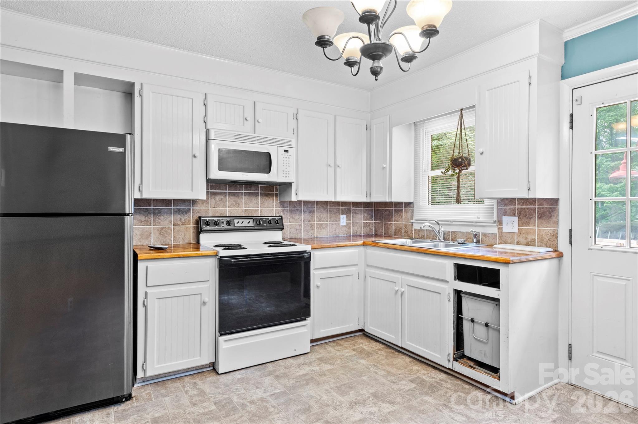 152 Blue Ridge Road — State Road