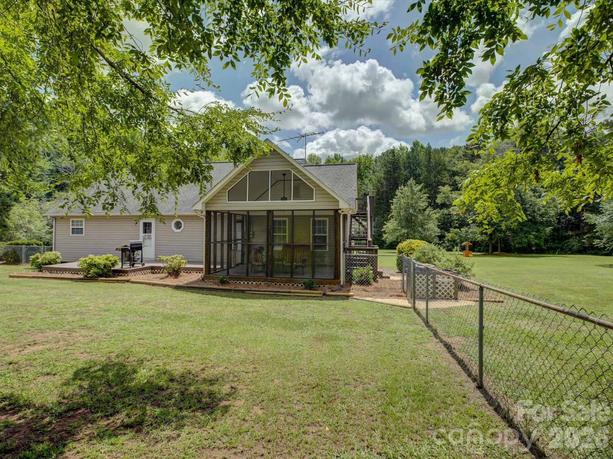 2436 Chester Highway — York