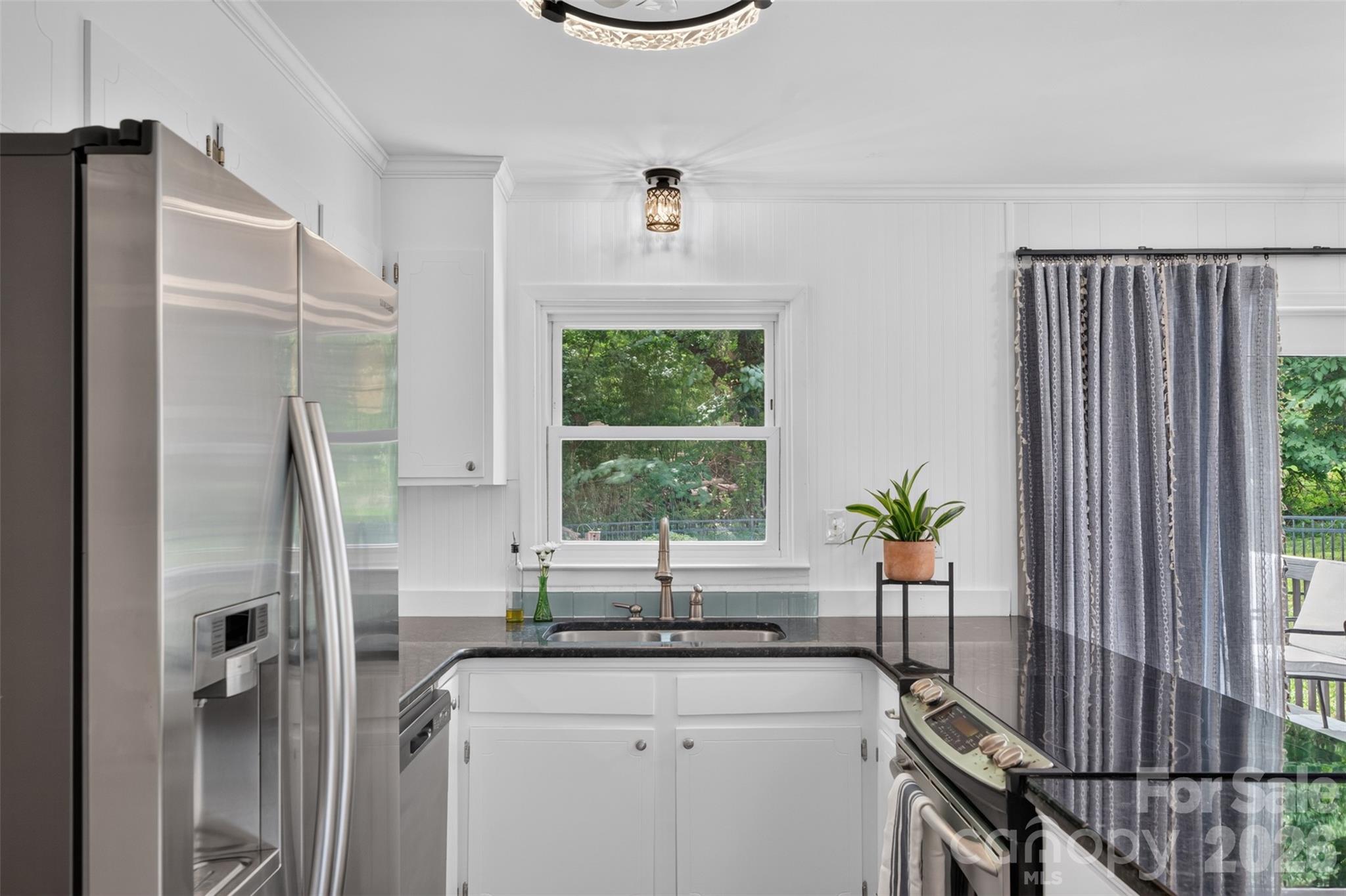835 Edgewater Drive — Belmont