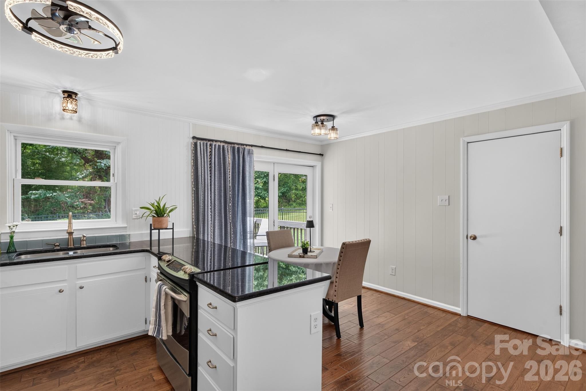835 Edgewater Drive — Belmont