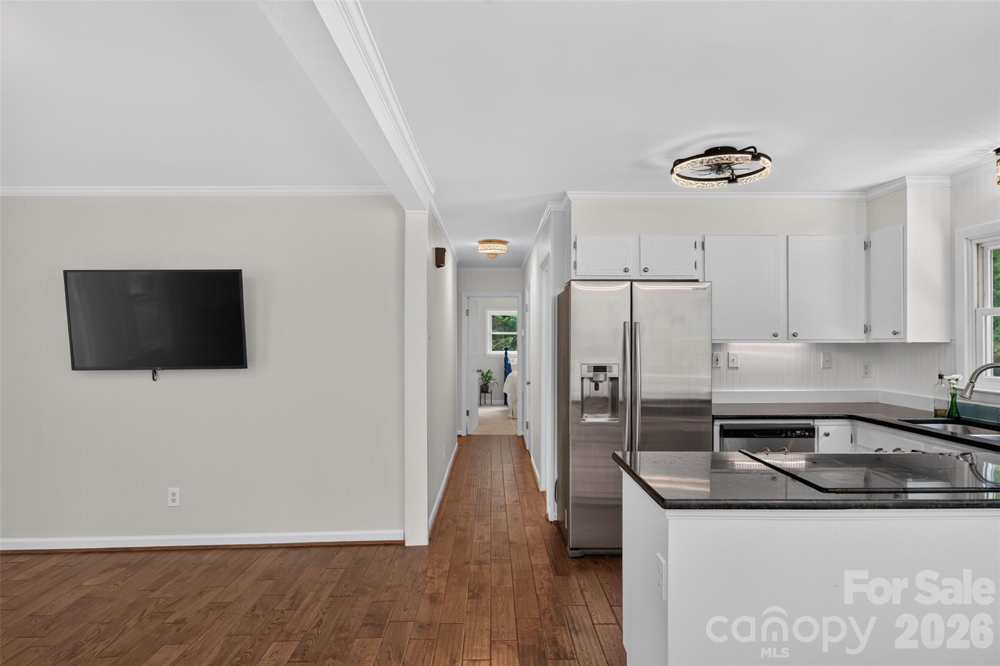 835 Edgewater Drive — Belmont
