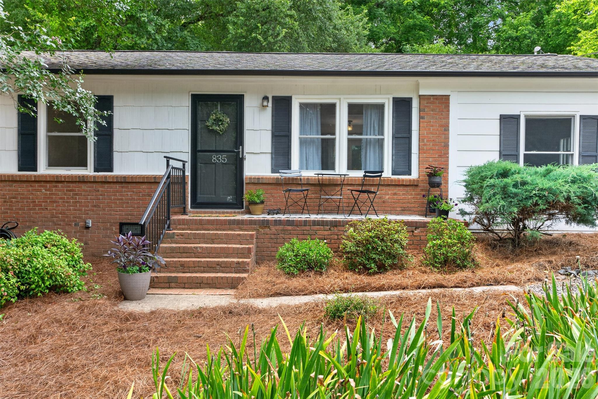 835 Edgewater Drive — Belmont