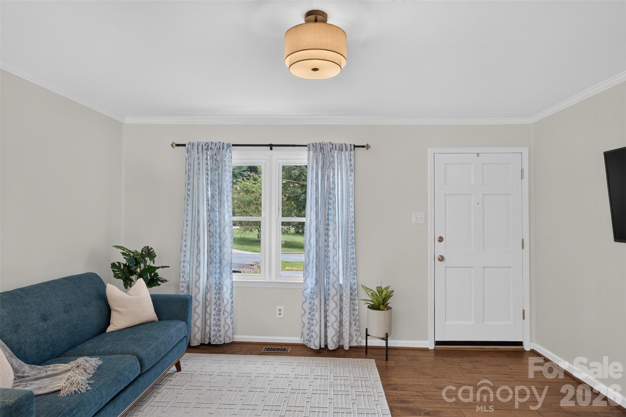 835 Edgewater Drive — Belmont
