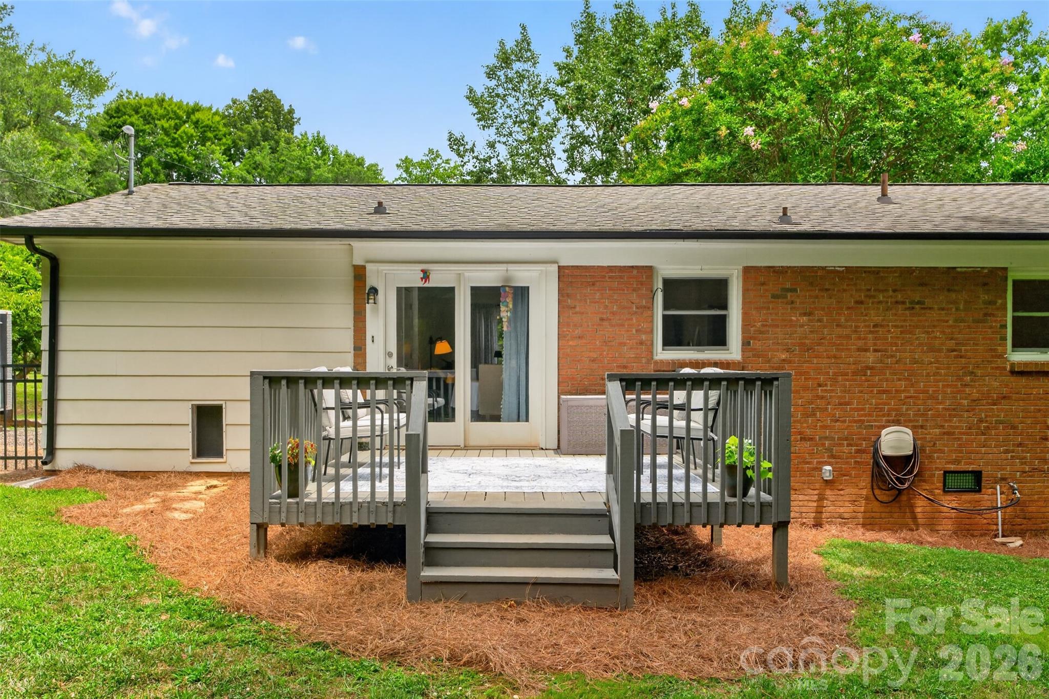 835 Edgewater Drive — Belmont