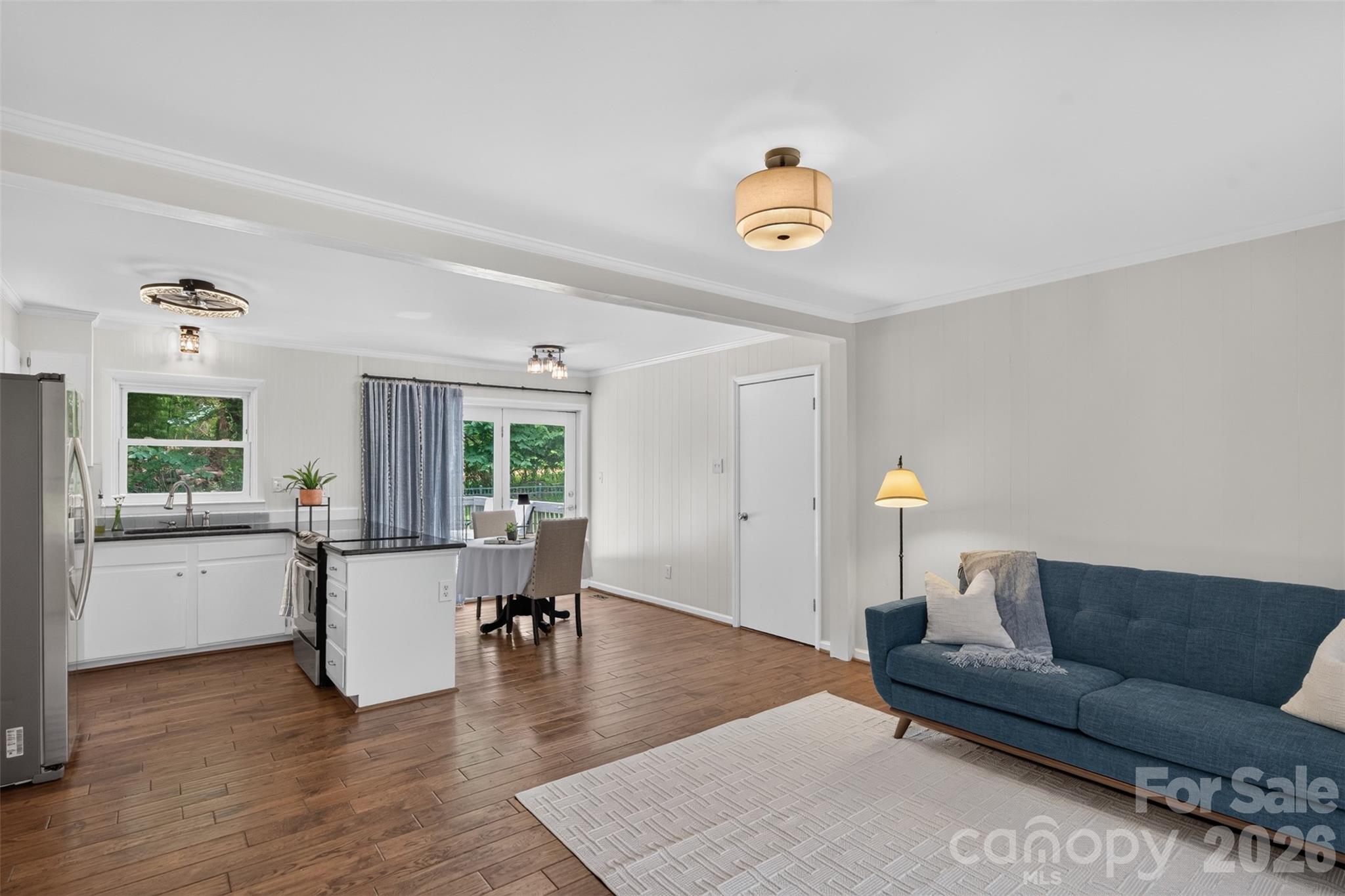 835 Edgewater Drive — Belmont