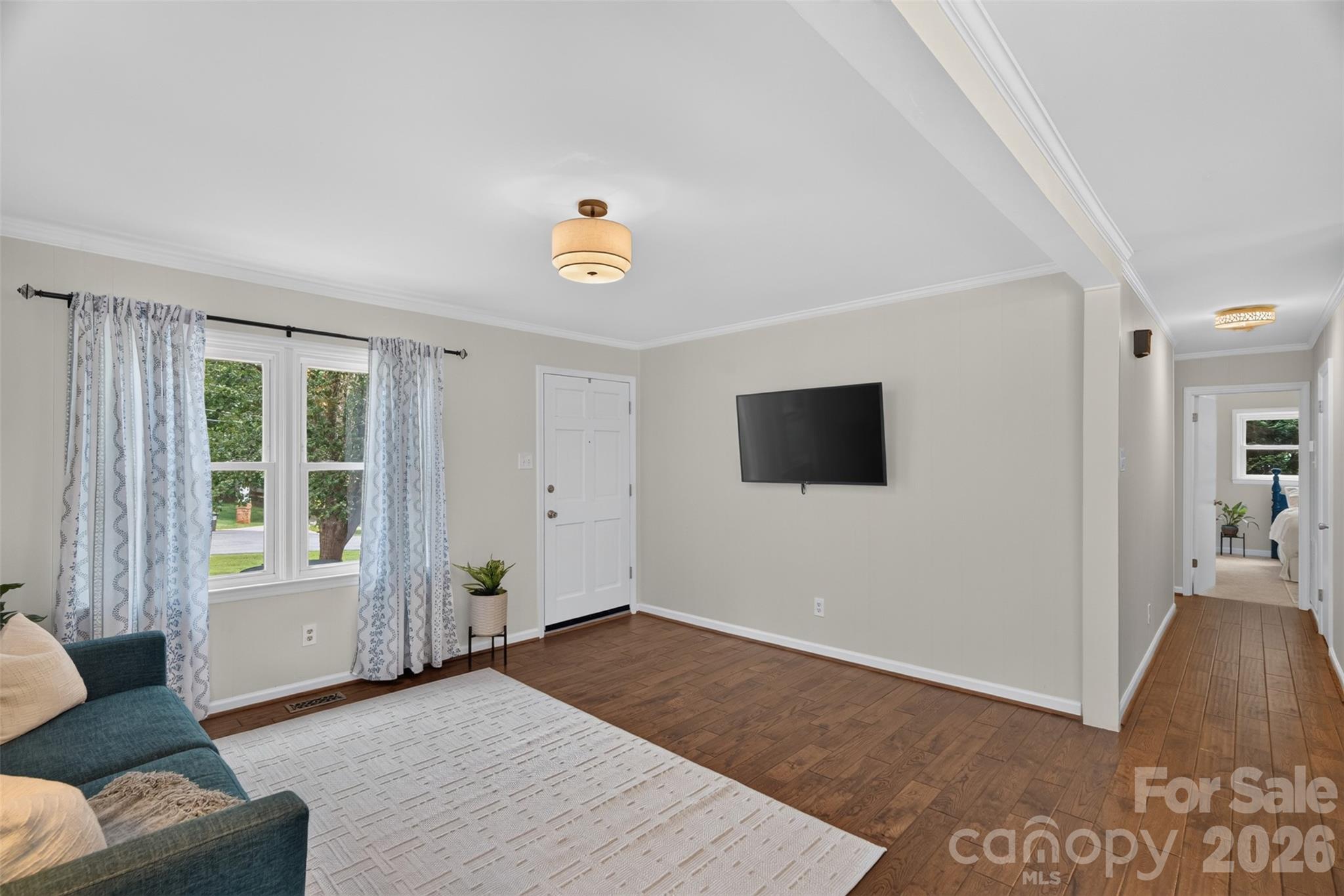 835 Edgewater Drive — Belmont