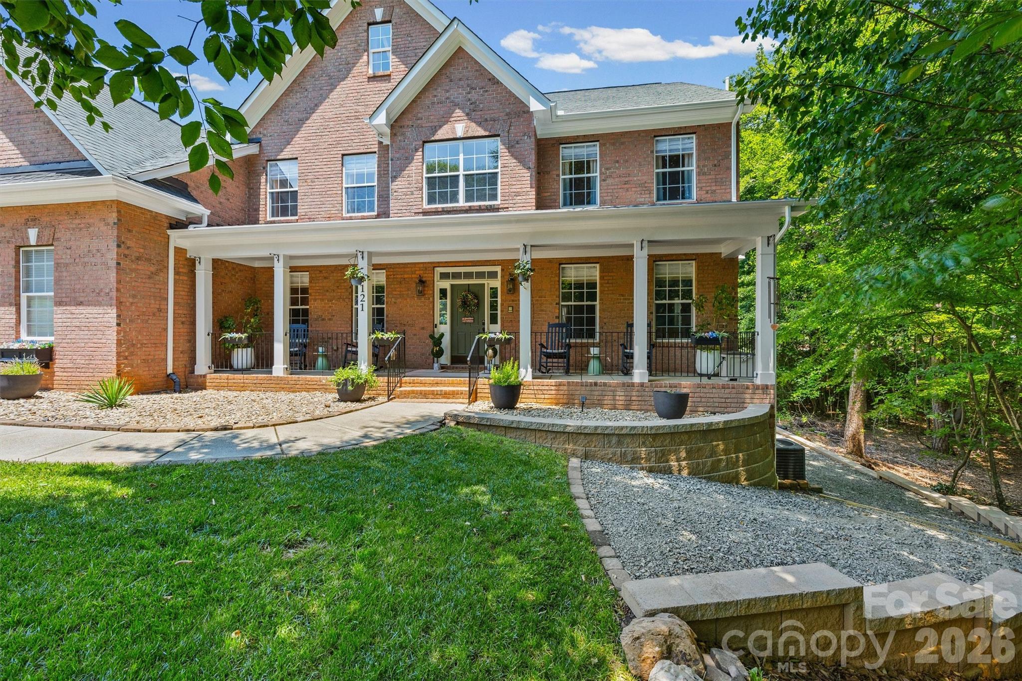121 Isle Run Drive — Mooresville
