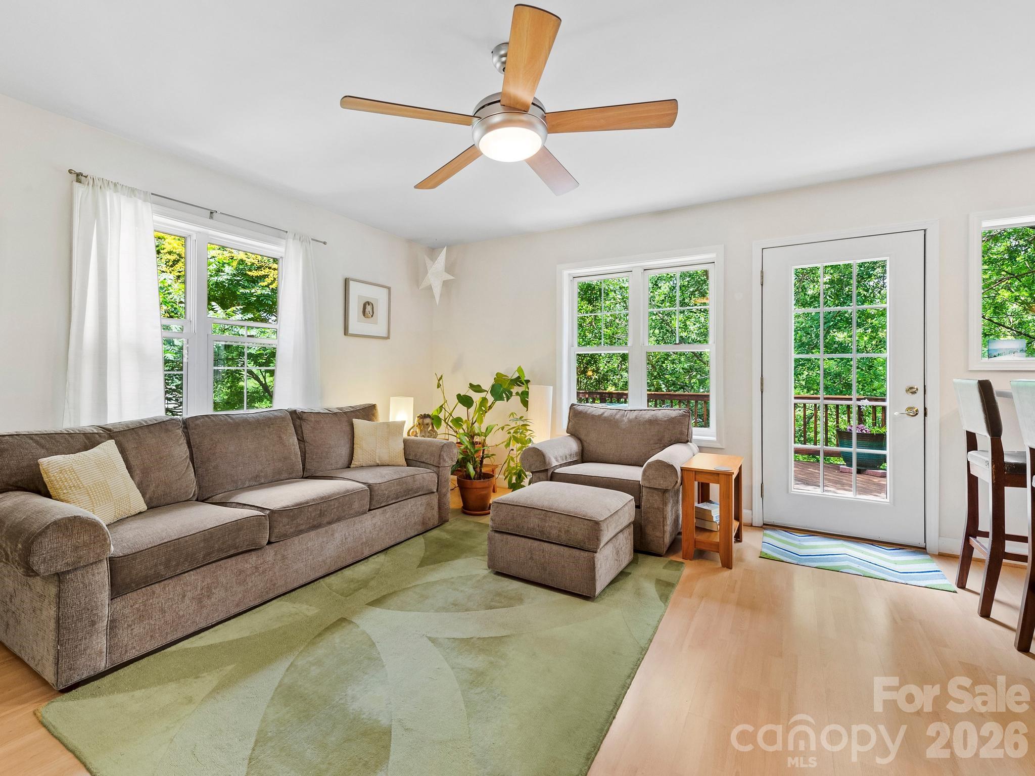 16 Jefferson Drive — Asheville