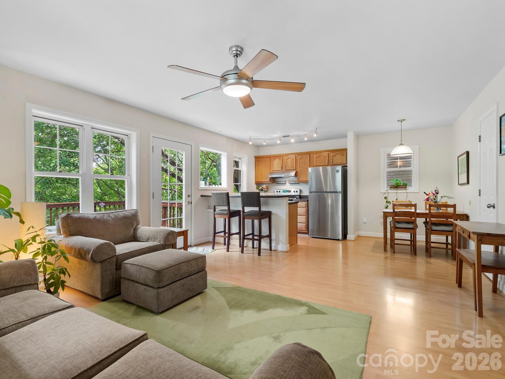 16 Jefferson Drive — Asheville