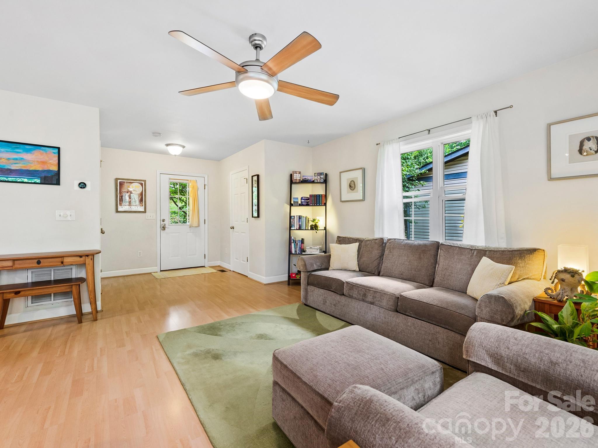 16 Jefferson Drive — Asheville