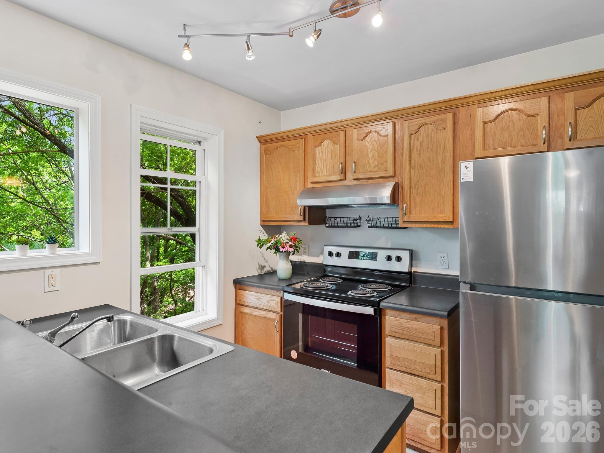 16 Jefferson Drive — Asheville