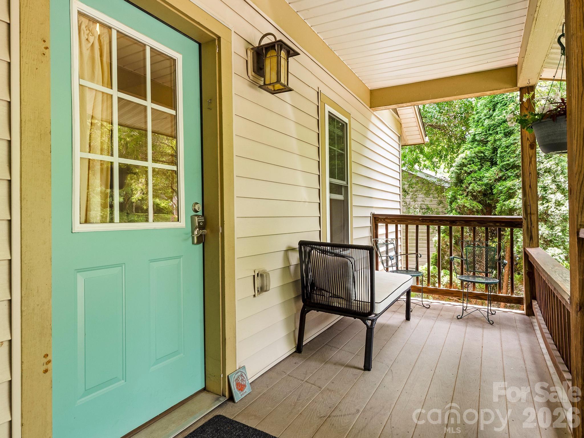 16 Jefferson Drive — Asheville