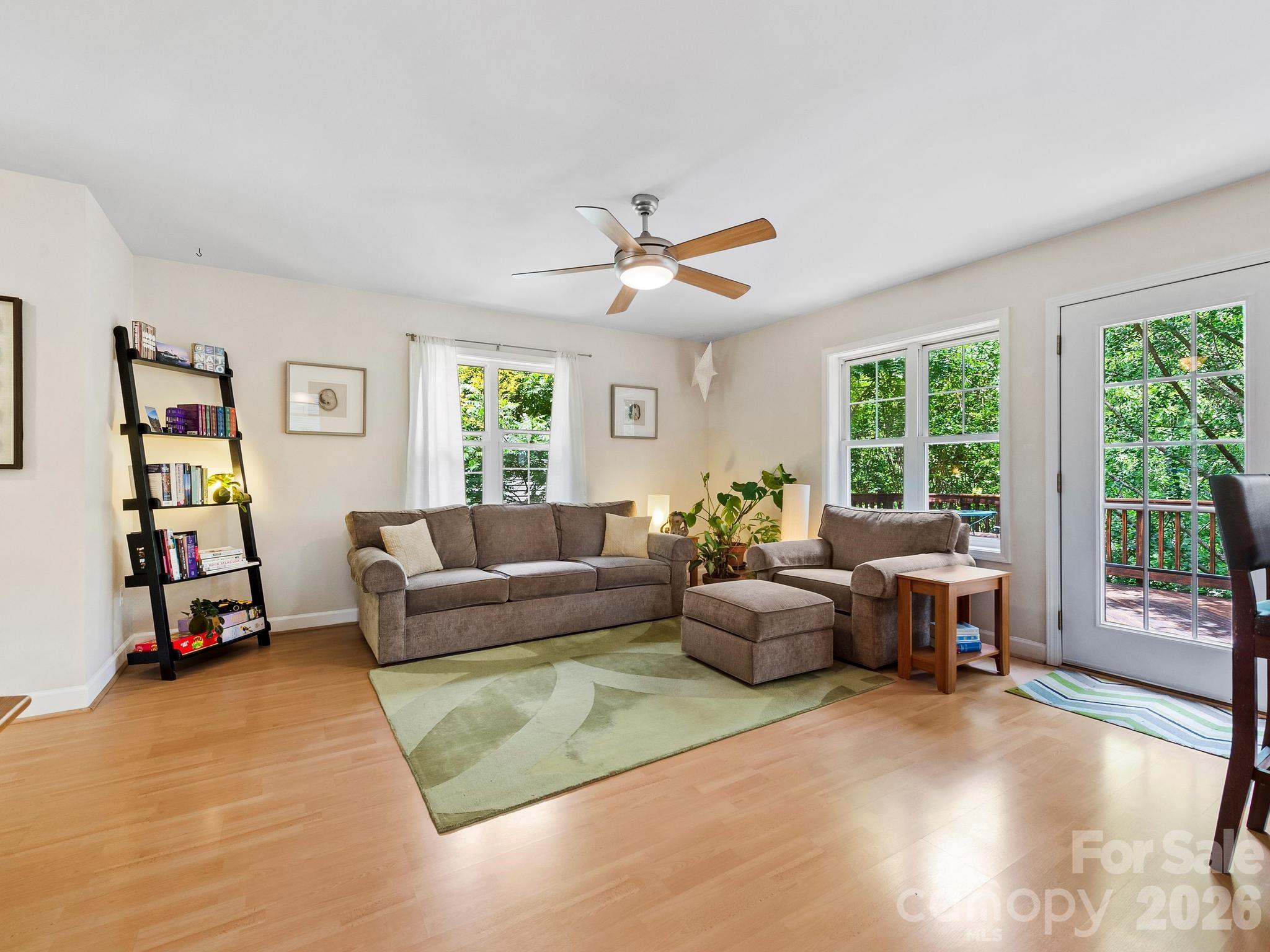16 Jefferson Drive — Asheville